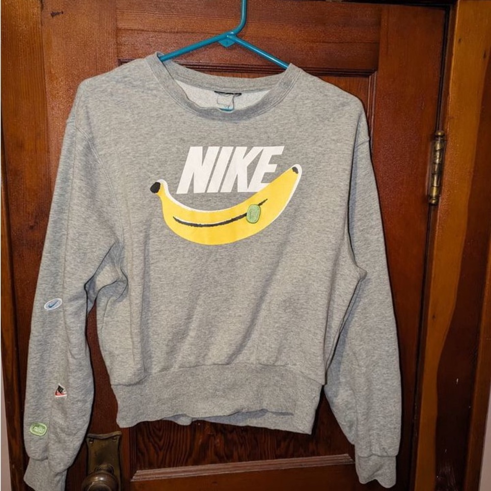 Nike Crewneck Top 🍌 Banana Design